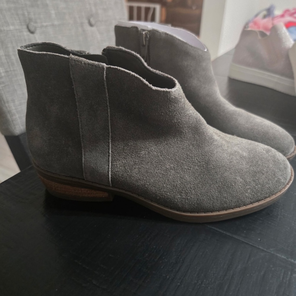 Girls Youth Sized Ankle Boots (3 pairs)